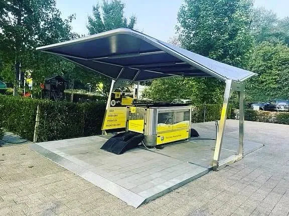 TCS Velo-Waschanlage — Next to the car wash